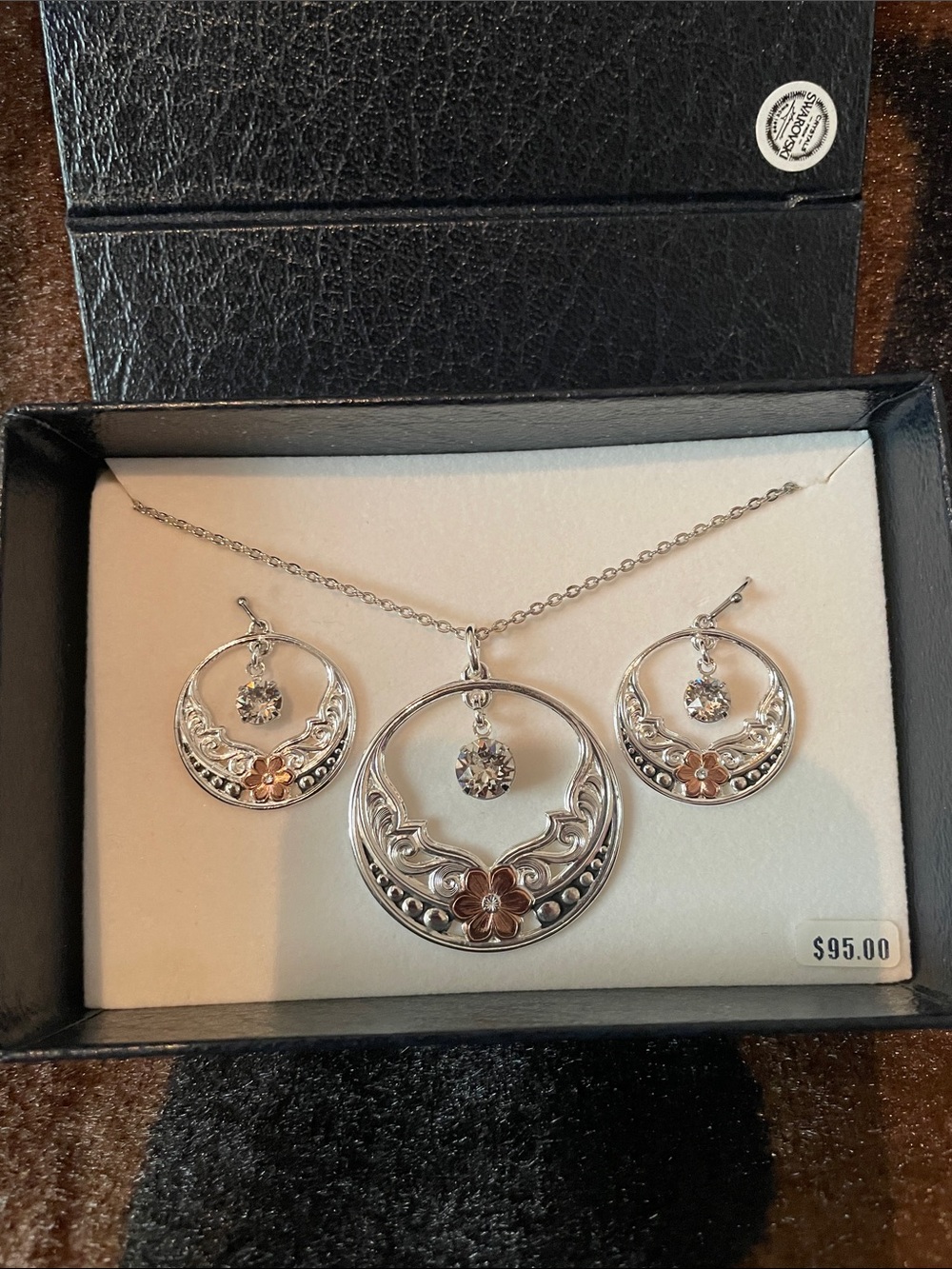 “Montana” Dangle Earring & Necklace Set!